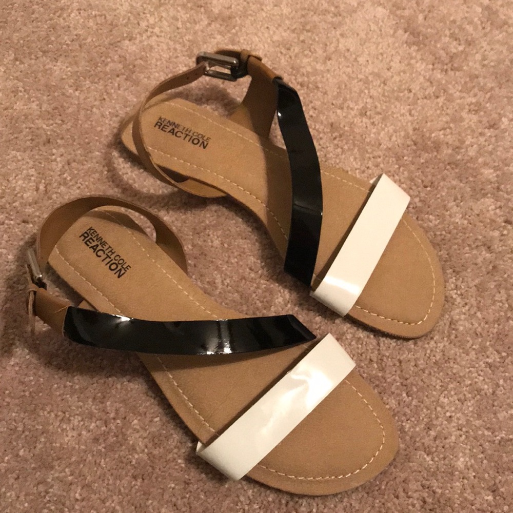 Kenneth Cole reaction strappy sandals